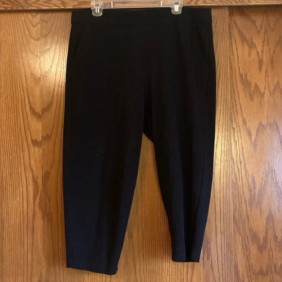 Eileen Fisher Relaxed, cropped pants, black - Picture 4 of 4